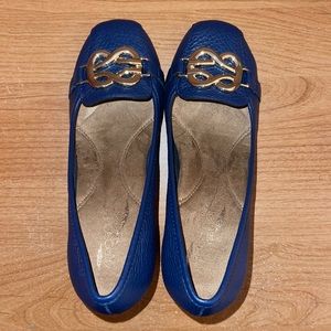 Aerosoles Enrollment Wide Dark Blue Leather Heels with Gold Detail (7W)